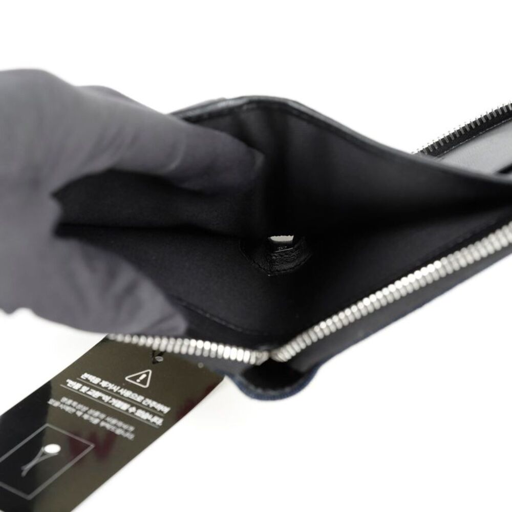 Logo Knit Zipper Wallet - Picture 8 of 9